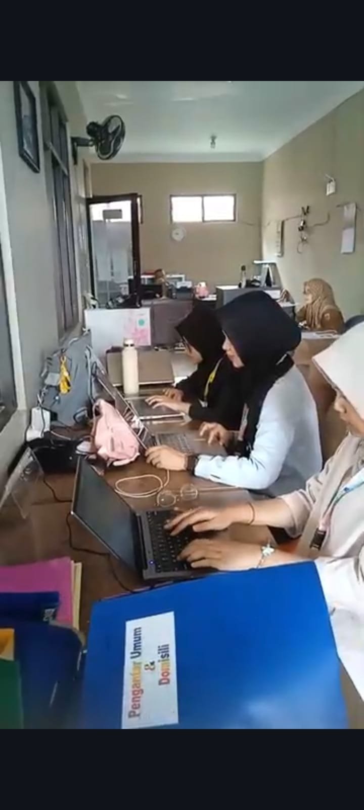 Piket rutin pelayanan desa