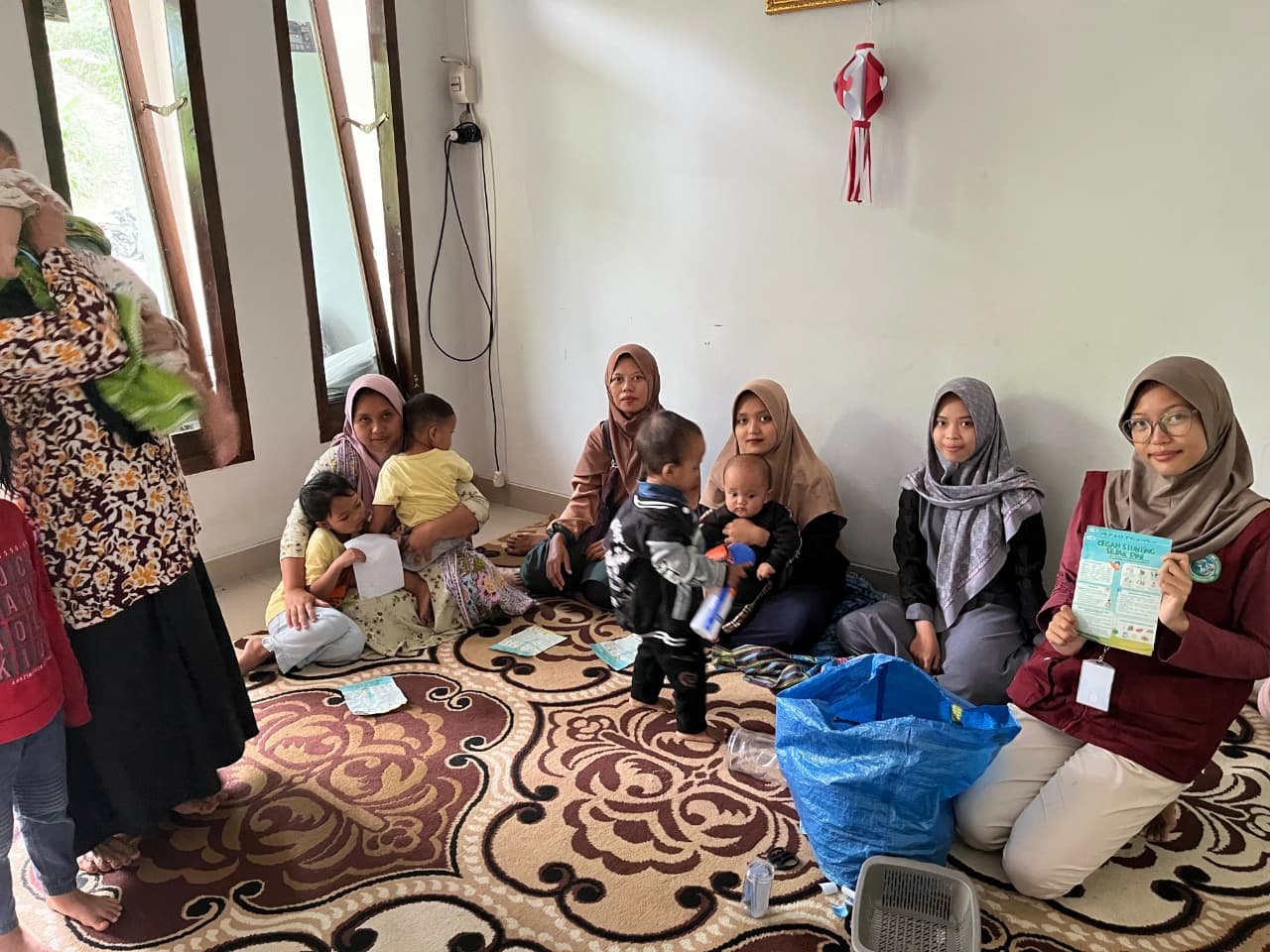 Sosialisasi Stunting kepada Ibu Hamil dan Ibu Menyusui di Posyandu Melati 6 - Dusun Krajan - KKN Hari Ke-17