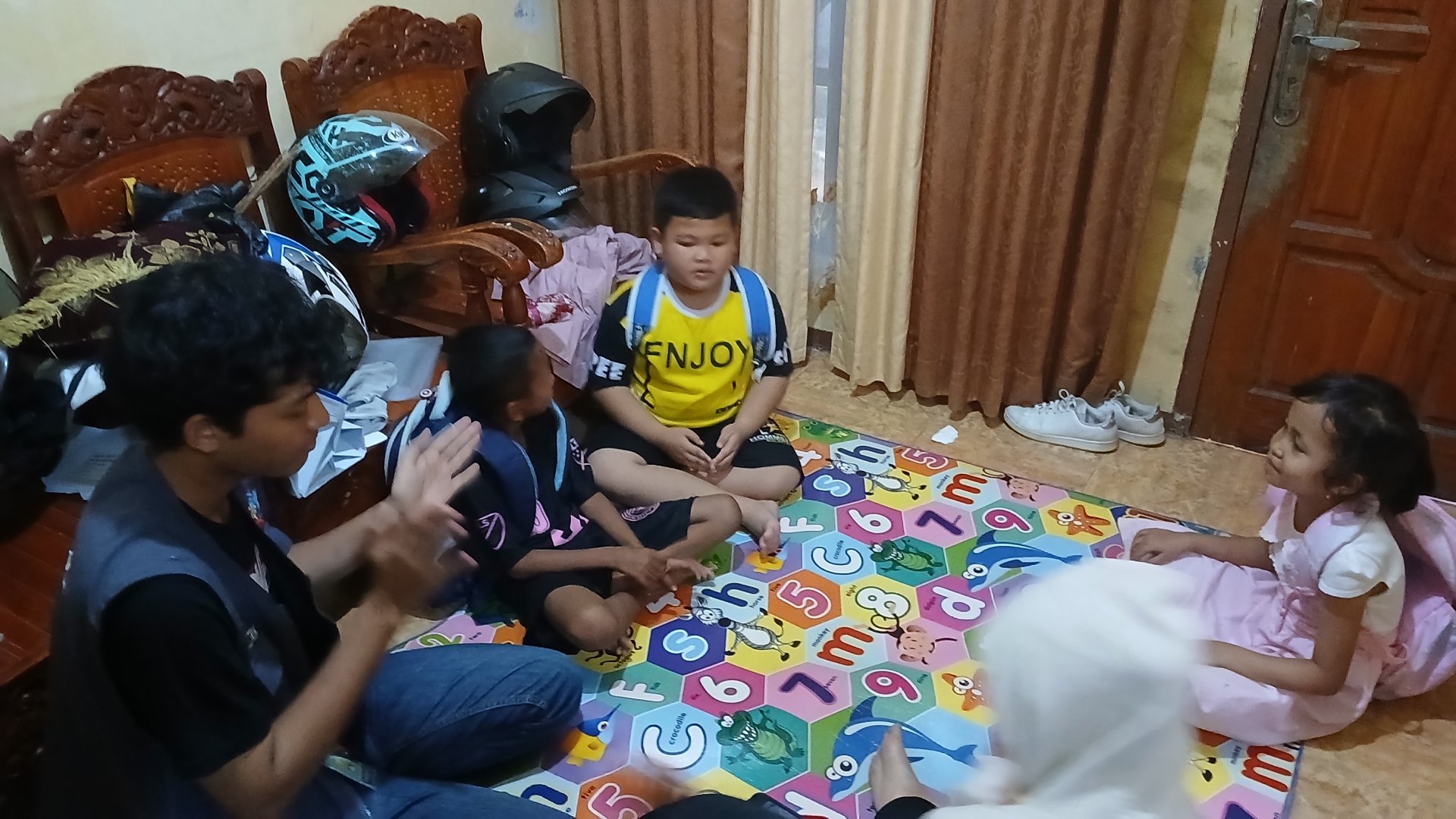 Kelas Cerdas Bersama Anak-anak Kelas 1, 2, dan 3