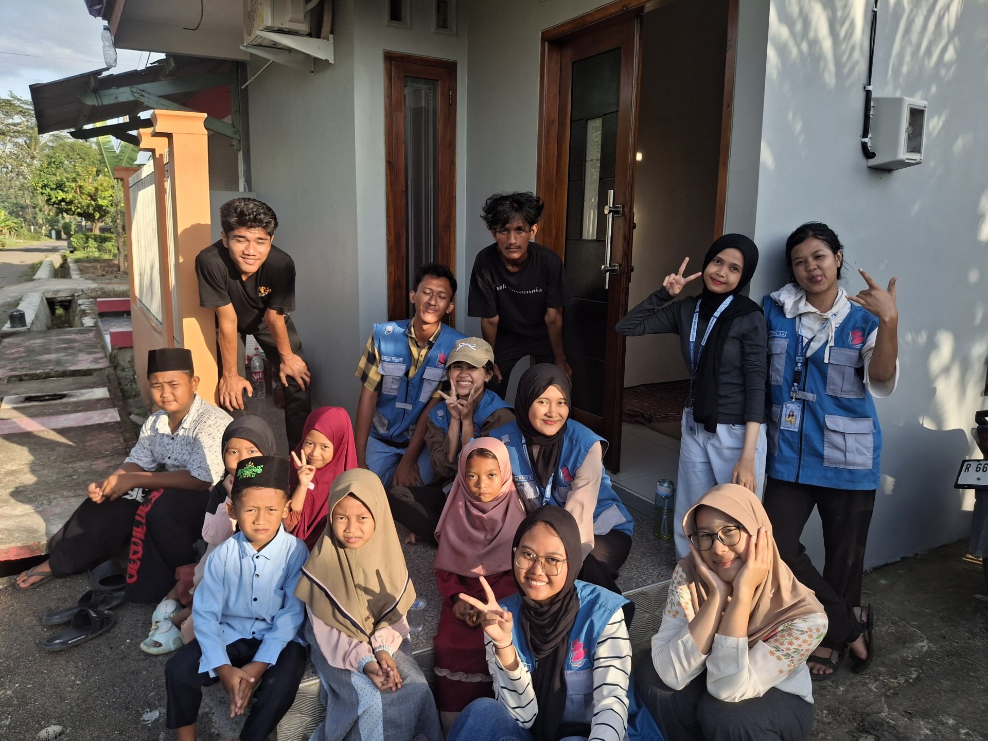 Kunjungan KKN Menganti dan Dolanan bareng adik-adik