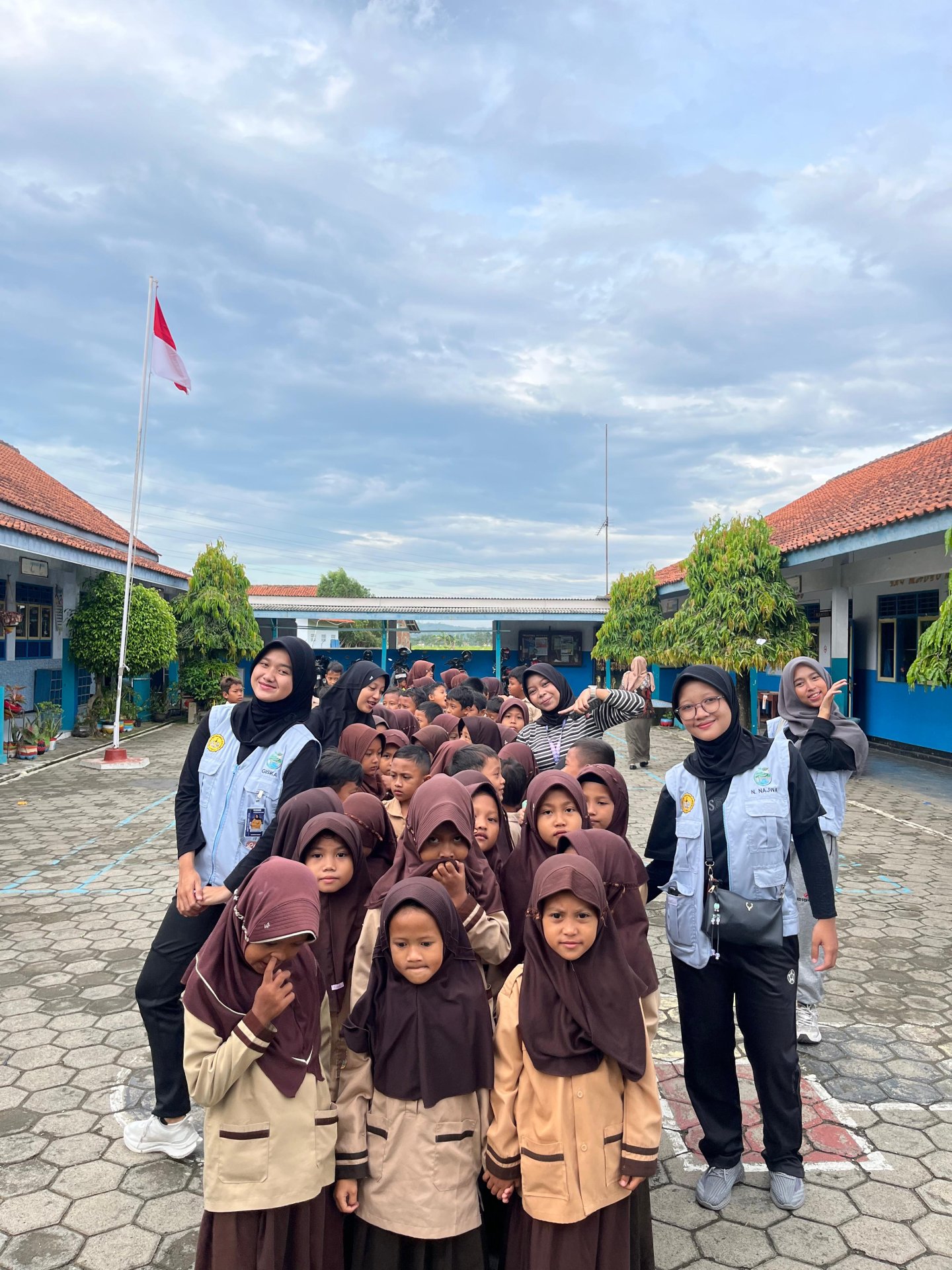Jalan Sehat Bersama Siswa Siswi Sd N Bendungan