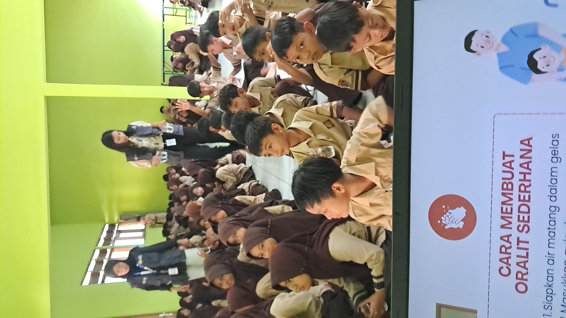 KKN Hari Kedelapanbelas Sosialisasi Dan Pembuatan Oralit