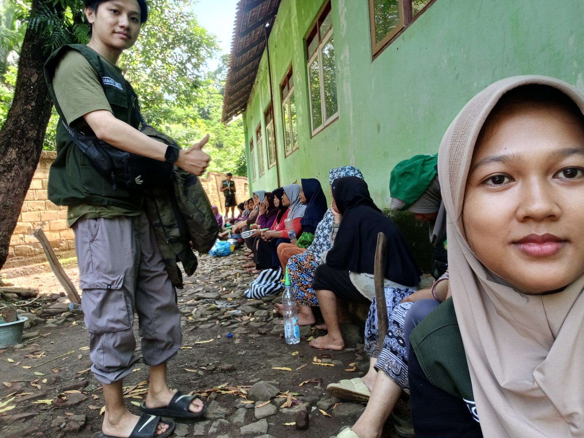 Irigasi tetes, Pestisida nabati dan Menanam jagung