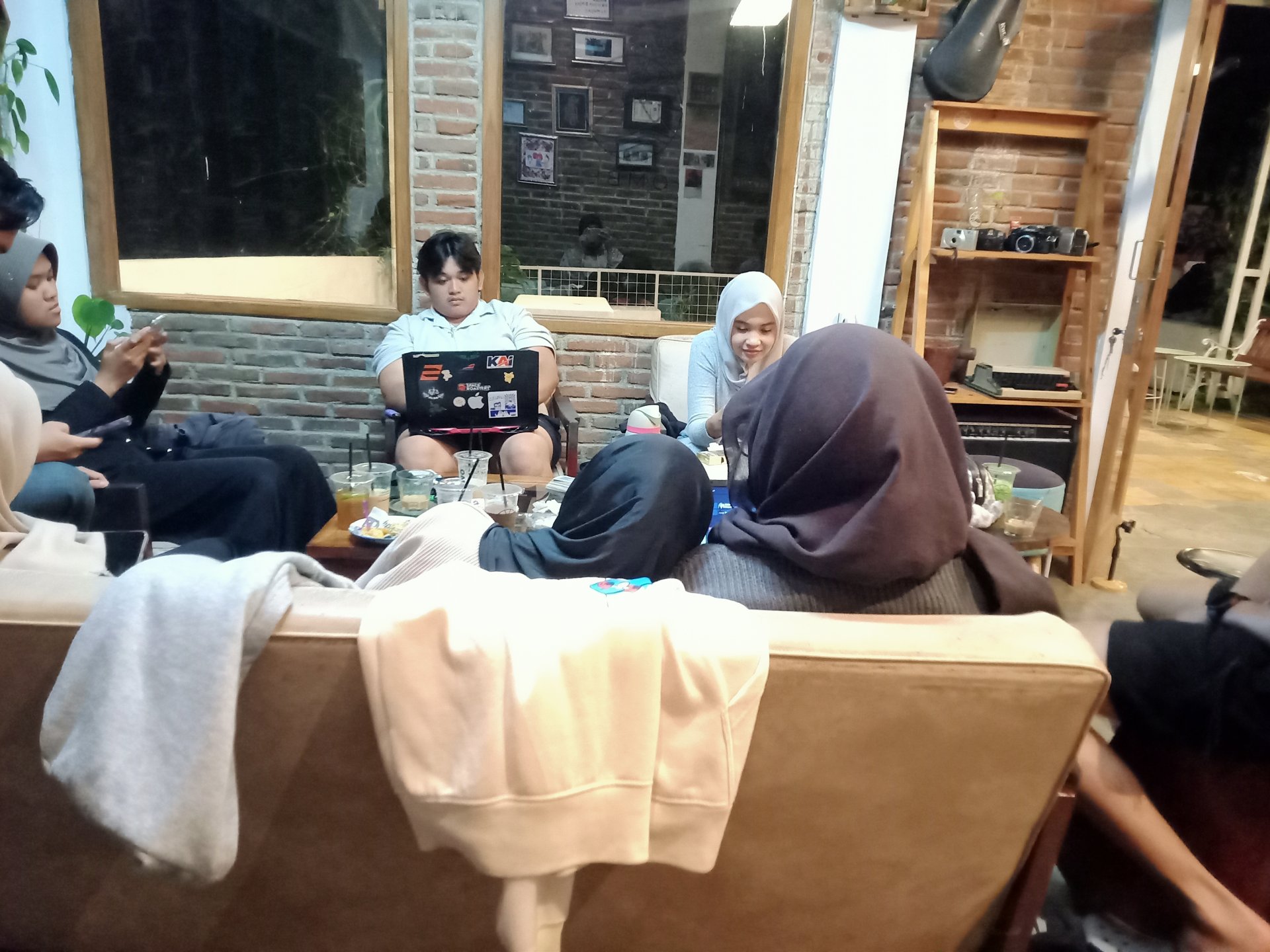 Diskusi Persiapan Kegiatan Senam dan Pembuatan Pupuk Organik Cair