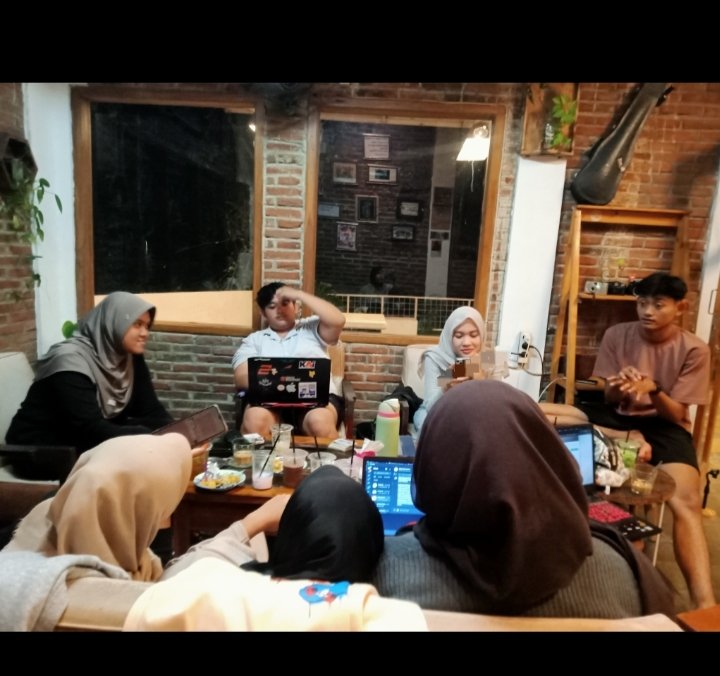 Diskusi Persiapan Kegiatan Senam dan Pembuatan Pupuk Organik Cair