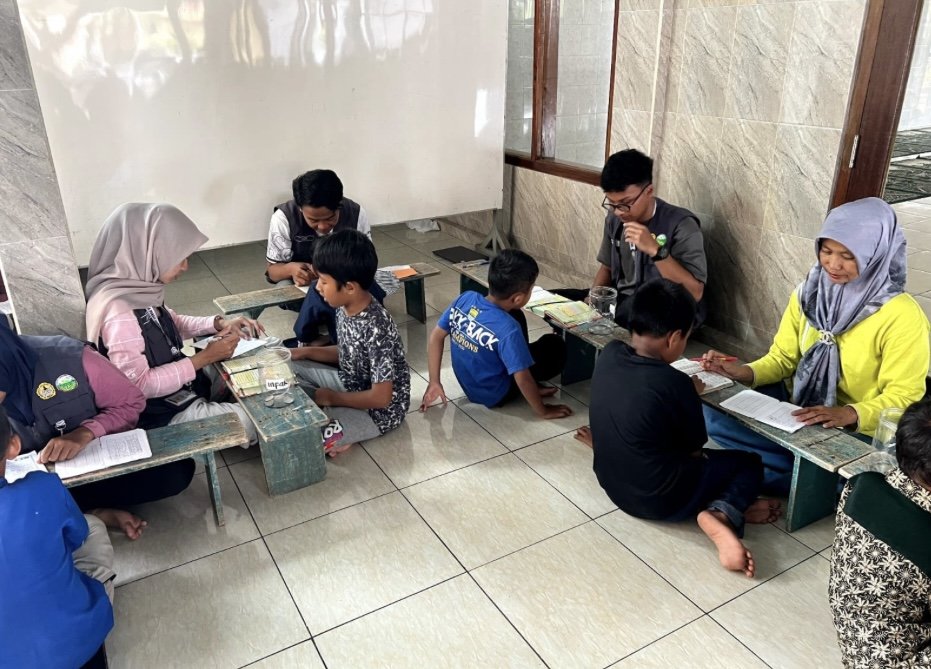 Day 17 Penguatan Administrasi Desa melalui Piket Balai Desa dan Pembinaan Keagamaan Anak di TPQ