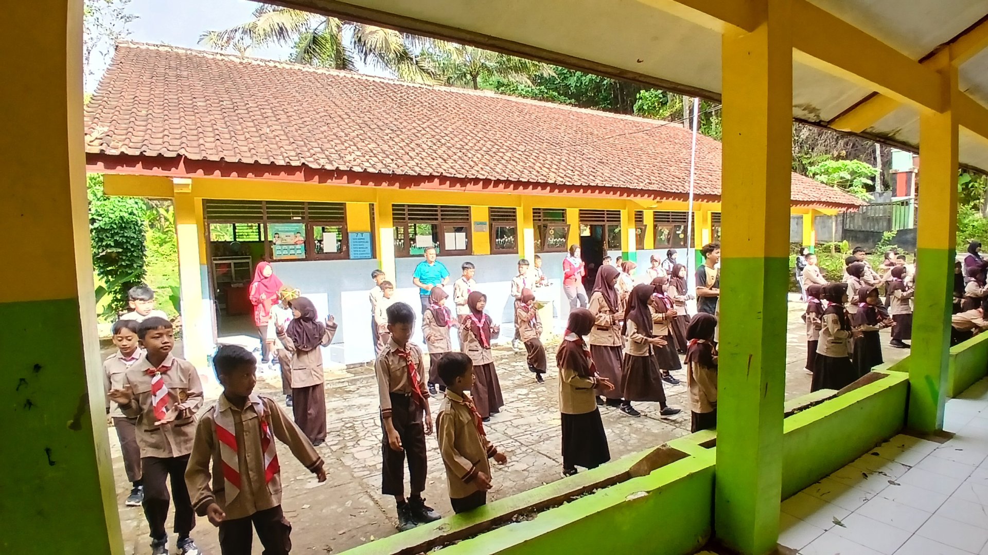 Senam Bersama SDN 02 Karangbawang
