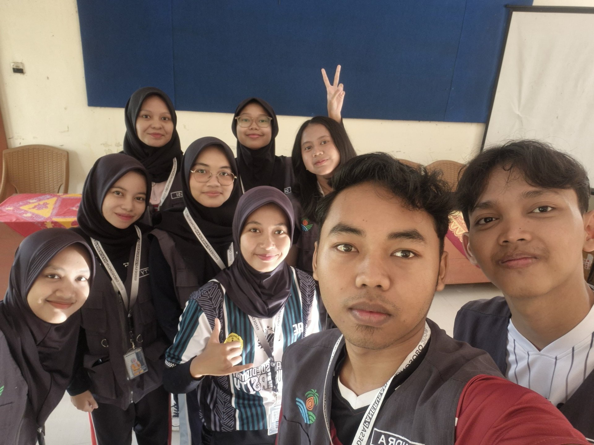 Senam Pagi dengan Ibu-ibu PKK