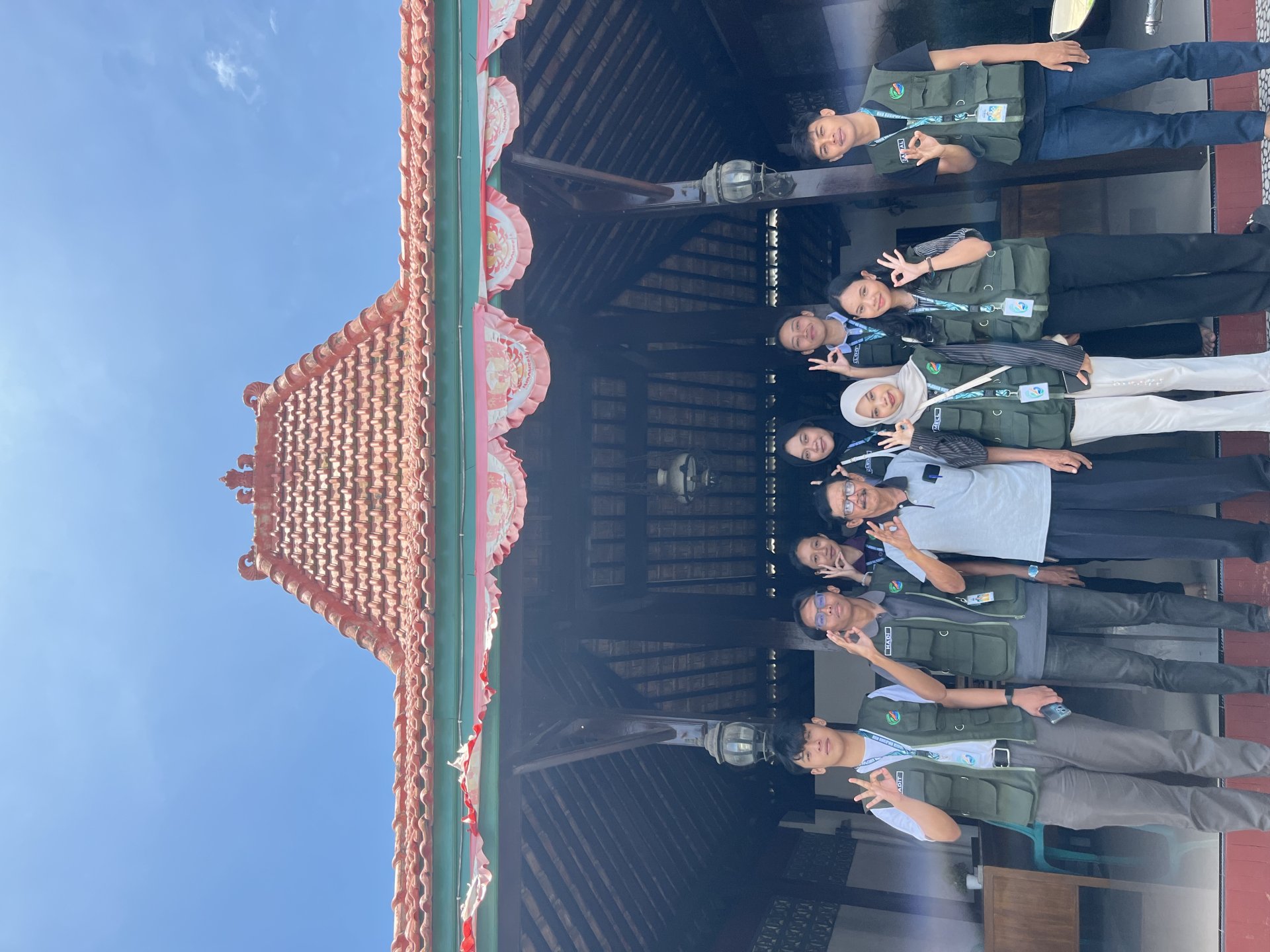 Kunjungan ke Rumah Pak Kades