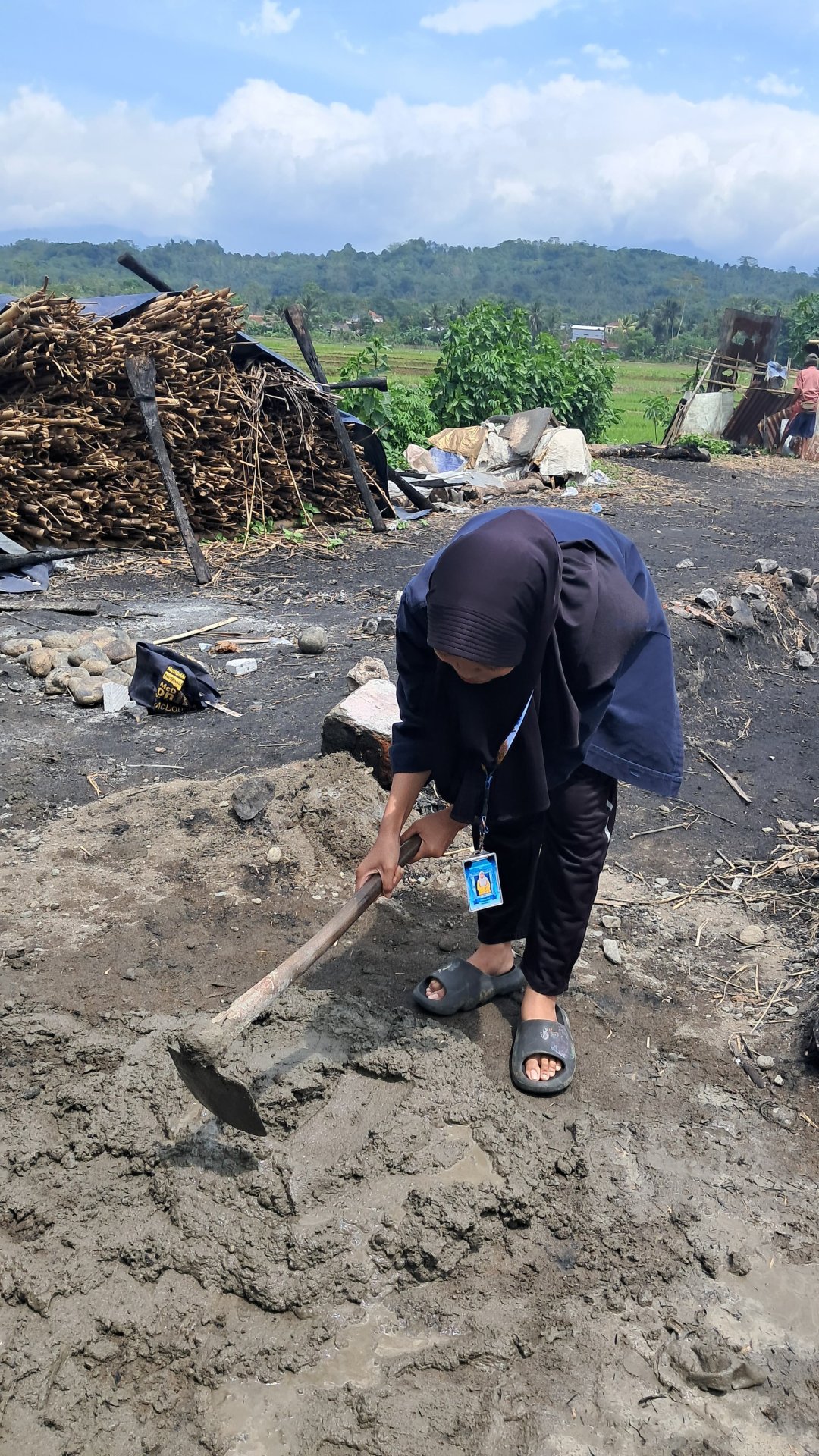 Melanjutkan Pembuatan Insinerator