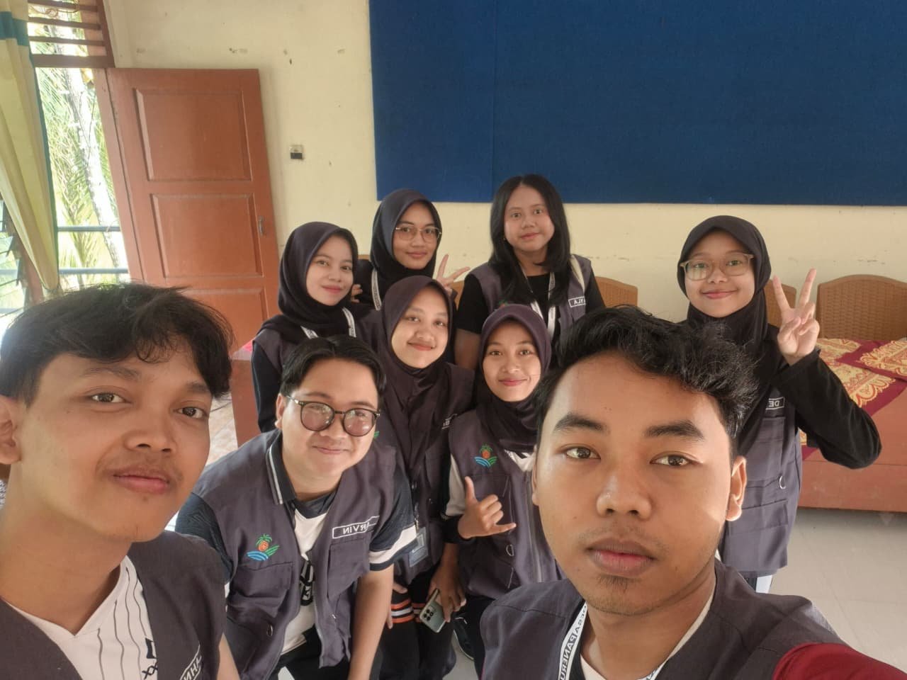 Senam dengan ibu-ibu PKK