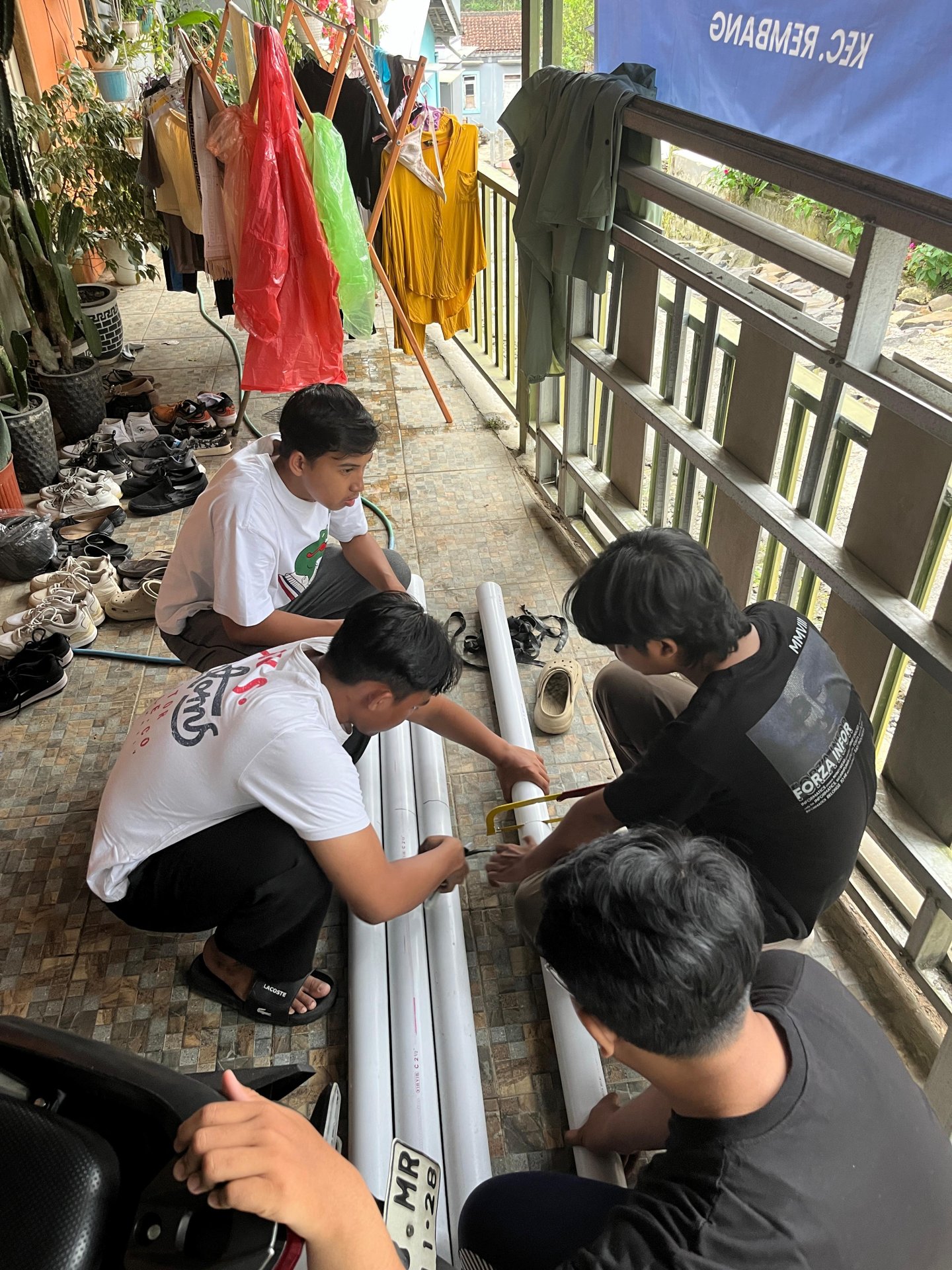 Pembuatan Plang Reflektor Jalan