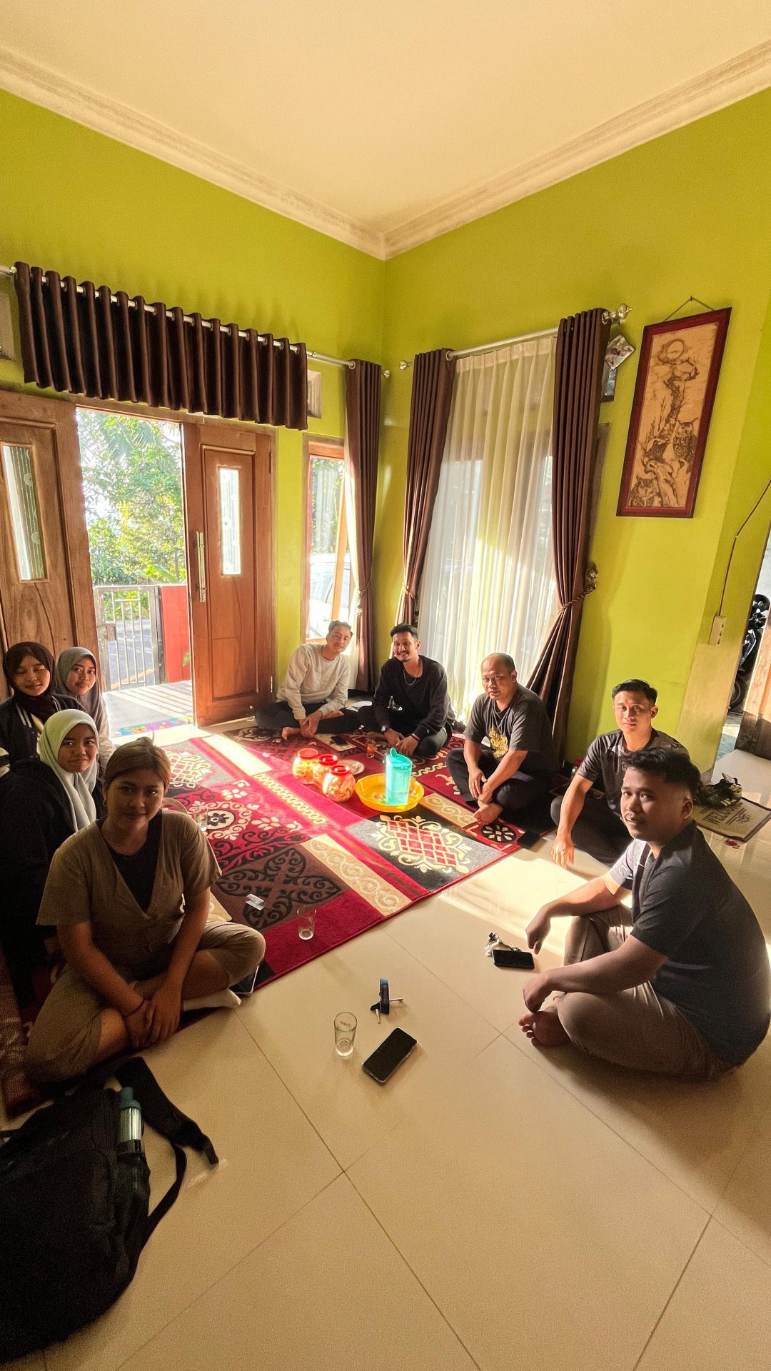 Sowan ke salah satu tokoh kepemudaan di Desa Besuki