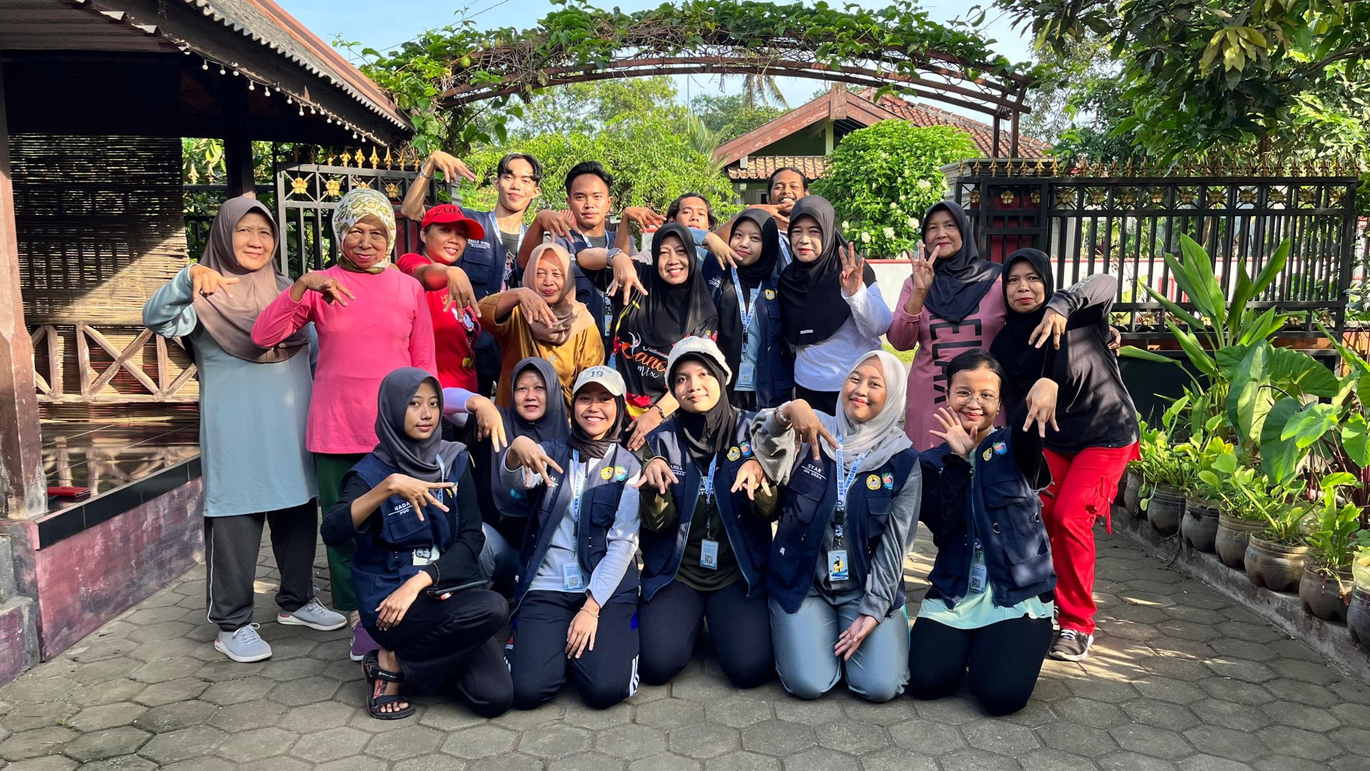 KKN DAY 19: Panen Raya, Senam Bersama, dan Penjaringan Aspirasi Masyarakat