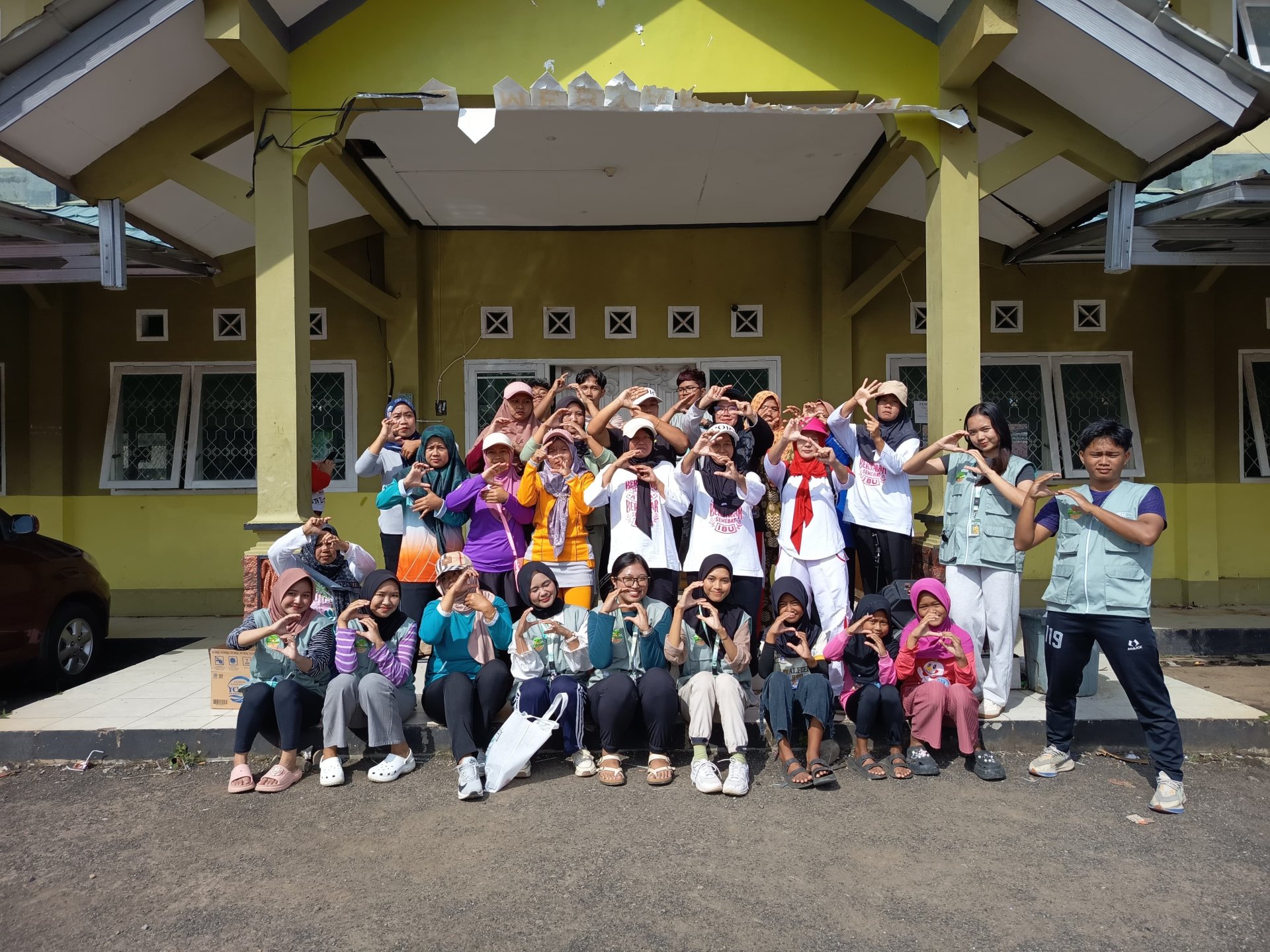 Senam Pagi Rutin Bersama Warga Sumampir