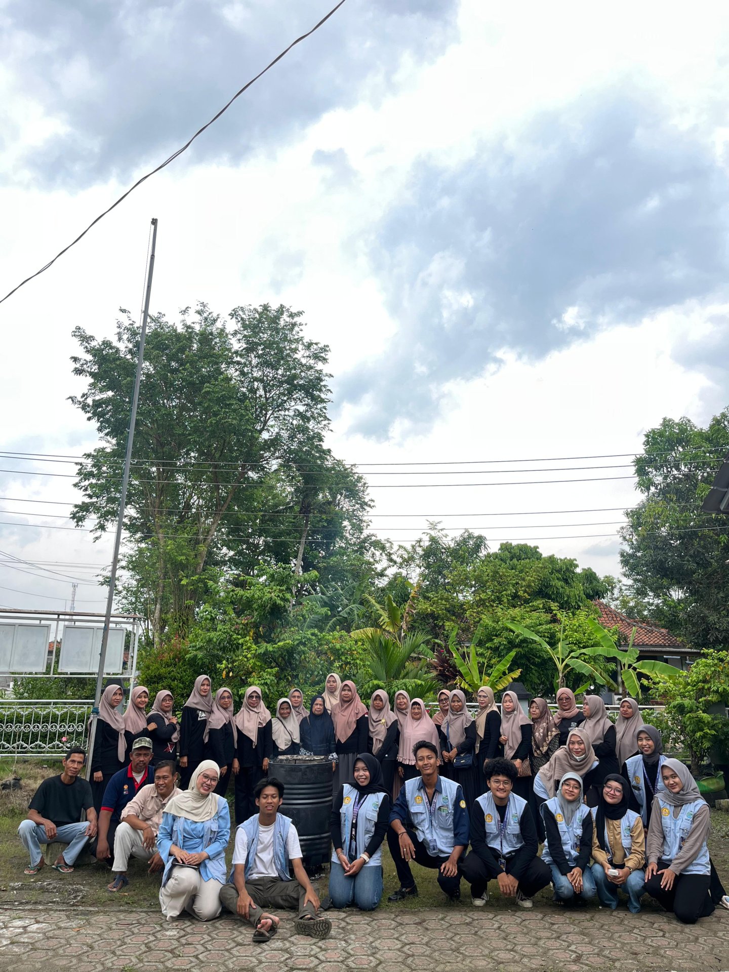 Sosialisasi Memilah Sampah dan Demonstrasi Smokeless Burn Barrel