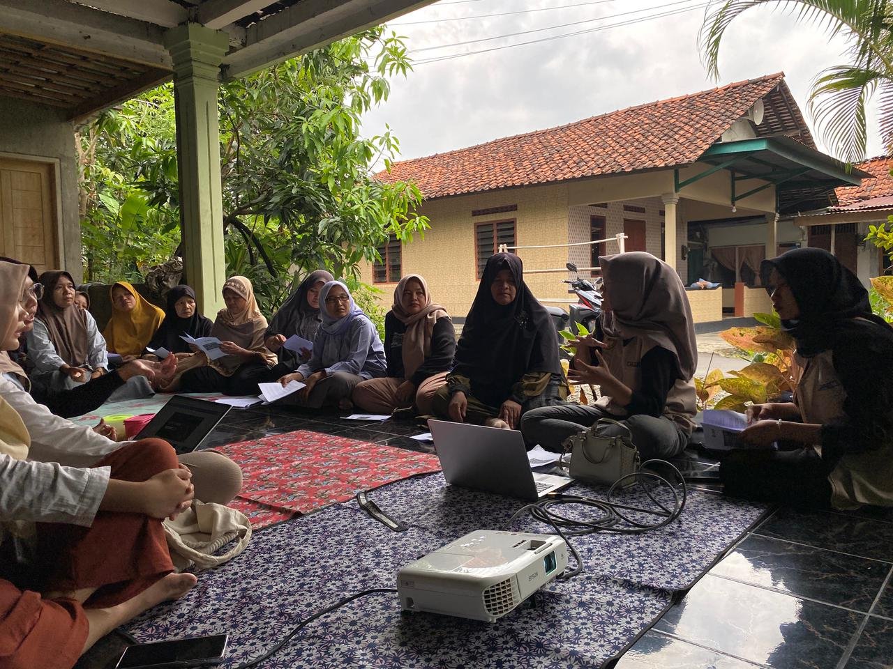 Mahasiswa KKN Unsoed 2026 Desa Gumelem Kulon telah Melaksanakan Sosialisasi Branding dan Digital Marketing UMKM