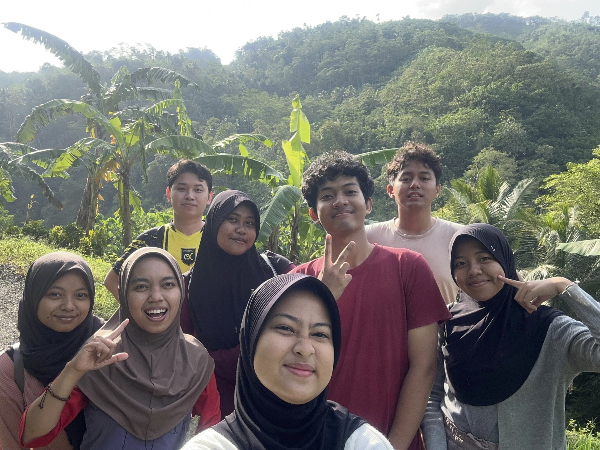 BERJALAN-JALAN PAGI MENGUNJUNGI DUSUN 5 LIMUS DESA KARANGBAWANG