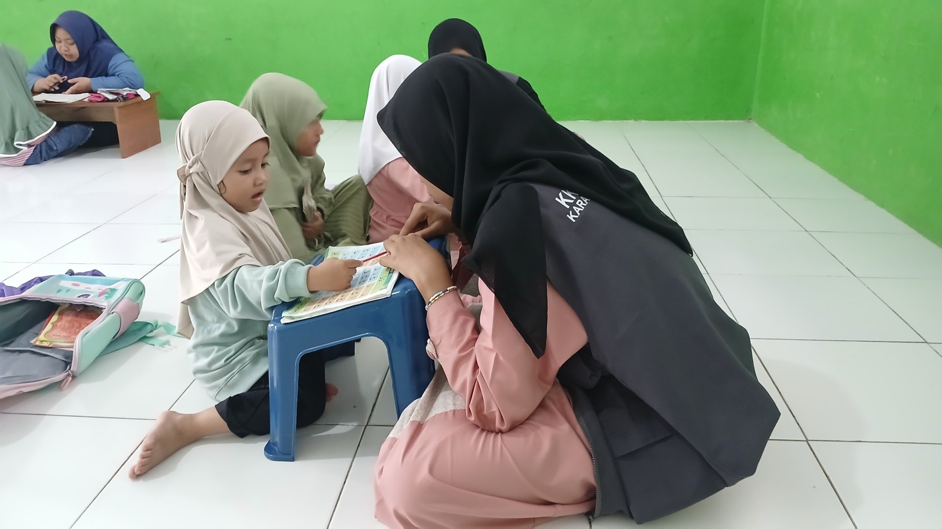 Pengajaran Al-Qur’an dan Iqra di TPQ