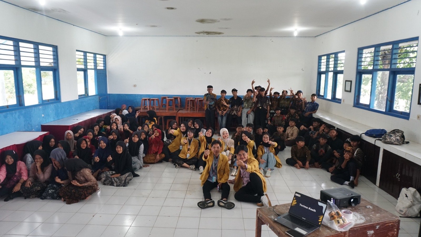 Melaksanakan proker pendidikan (3 dosa besar pendidikan)