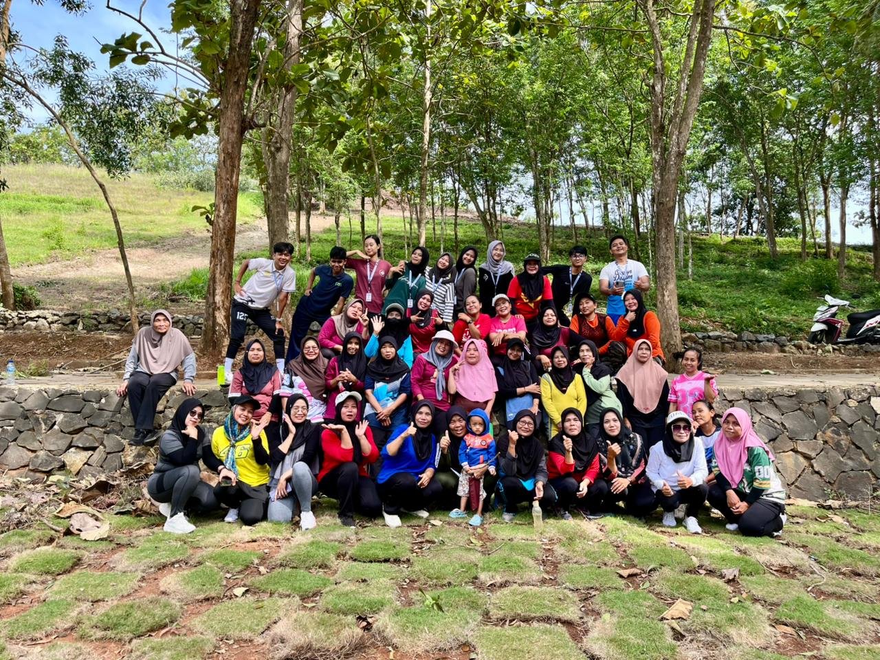 Kegiatan Hari Kesembilanbelas | Bagian 1 senam pagi di dusun 2