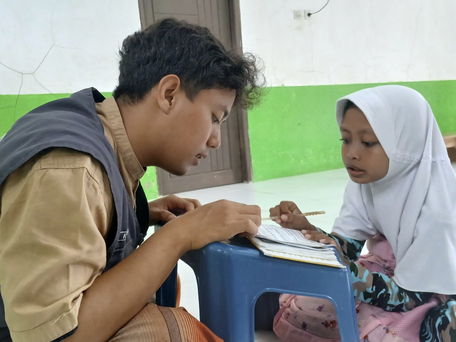 PENDAMPINGAN PENGAJARAN NGAJI AL-QUR'AN DAN IQRO DI TPQ DESA KARANGBAWANG 25 JANUARI