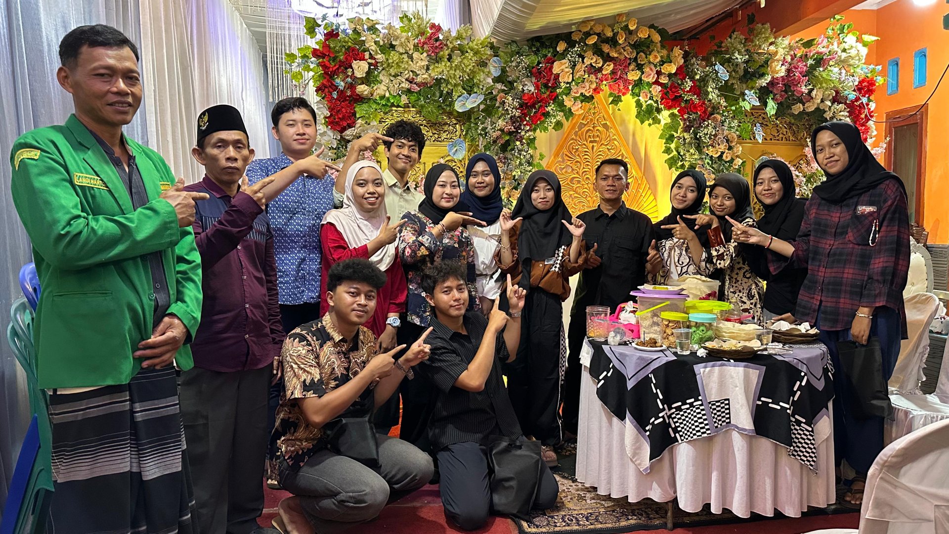 SILATURAHMI DALAM HAJATAN PERNIKAHAN IBU GURU SDN 2 KARANGBAWANG