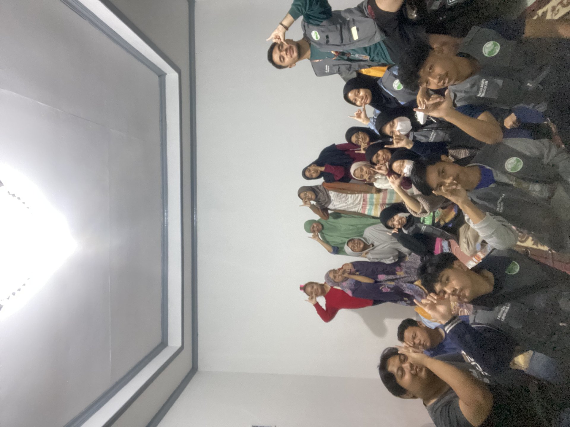 berkunjung ke posko kkn kelompok badak