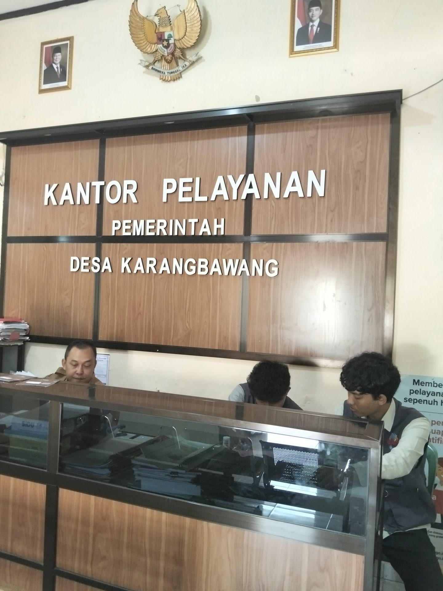 Piket pelayanan kantor desa Karangbawang