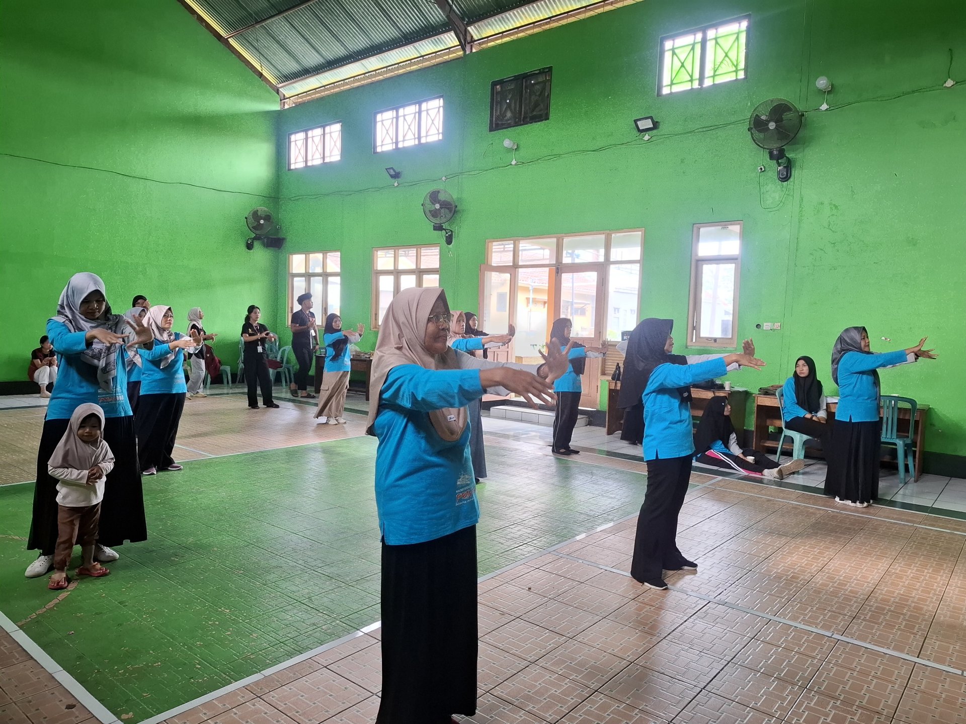 Pelaksanaan Senam Bersama Kader Kesehatan