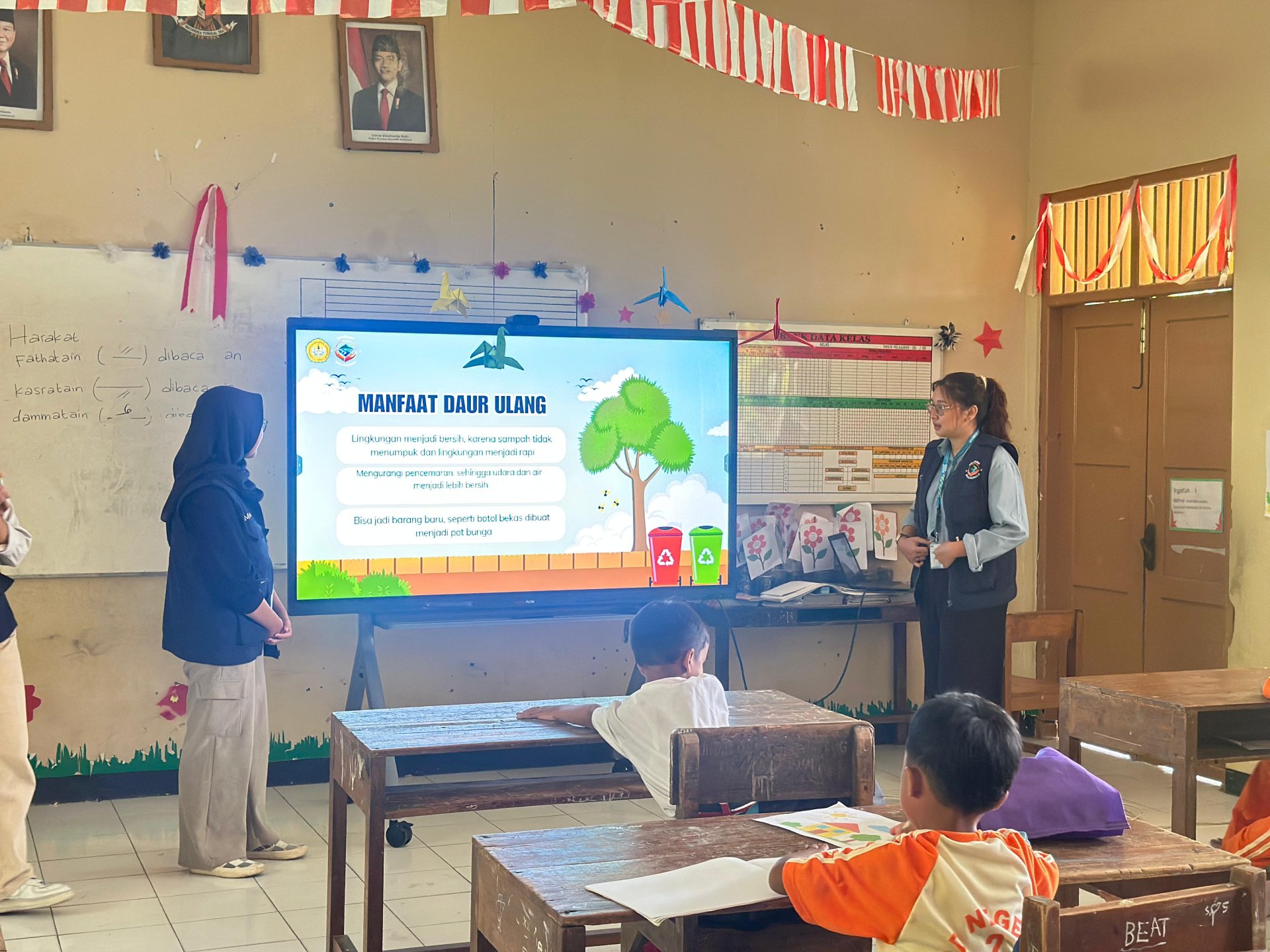 Mengajar Di SD 2 Kalikesur dengan Materi Memilah Sampah Organik dan Anorganik