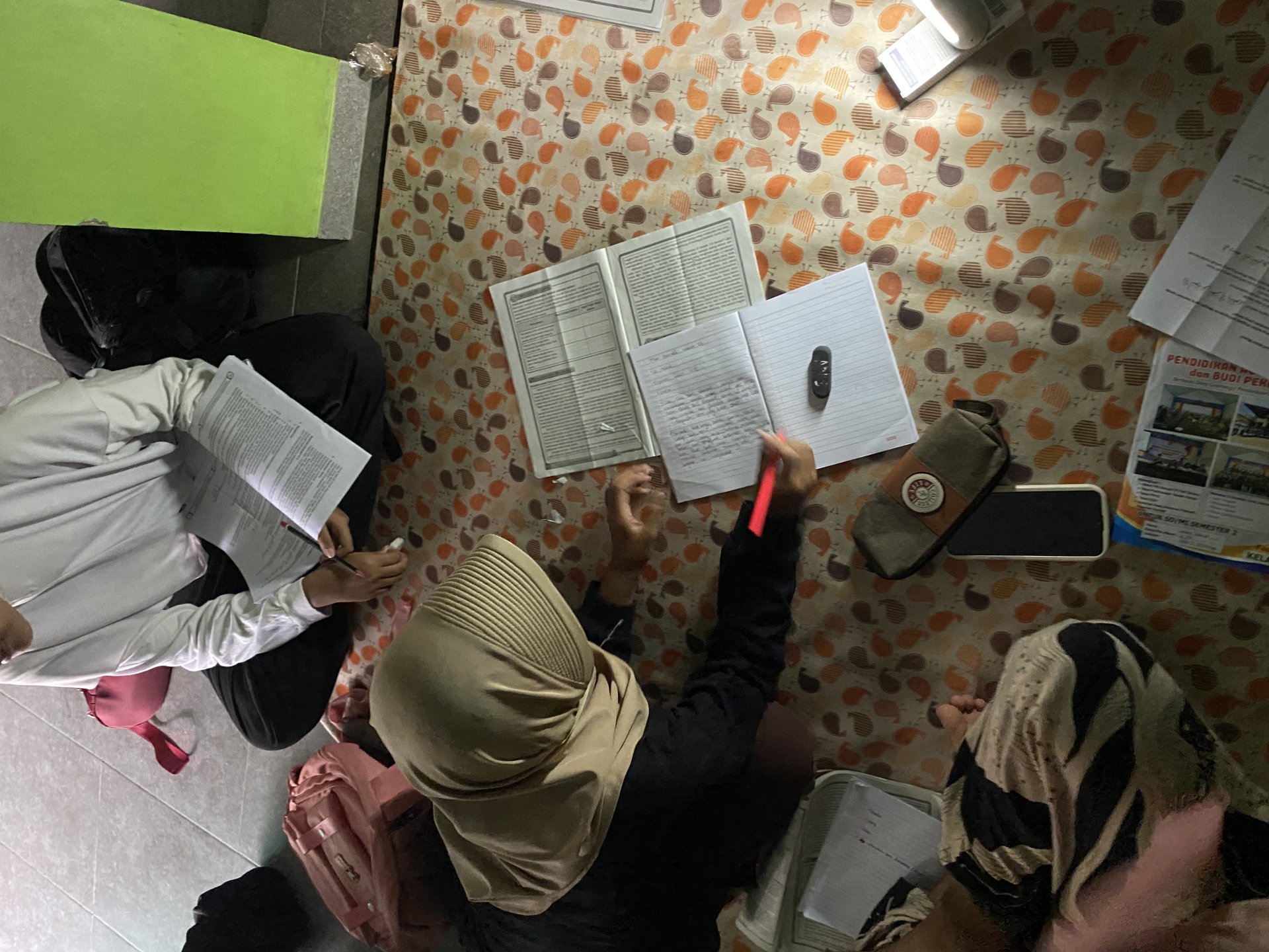 Bimbingan Belajar Bersama Adik-Adik Desa Trimulyo