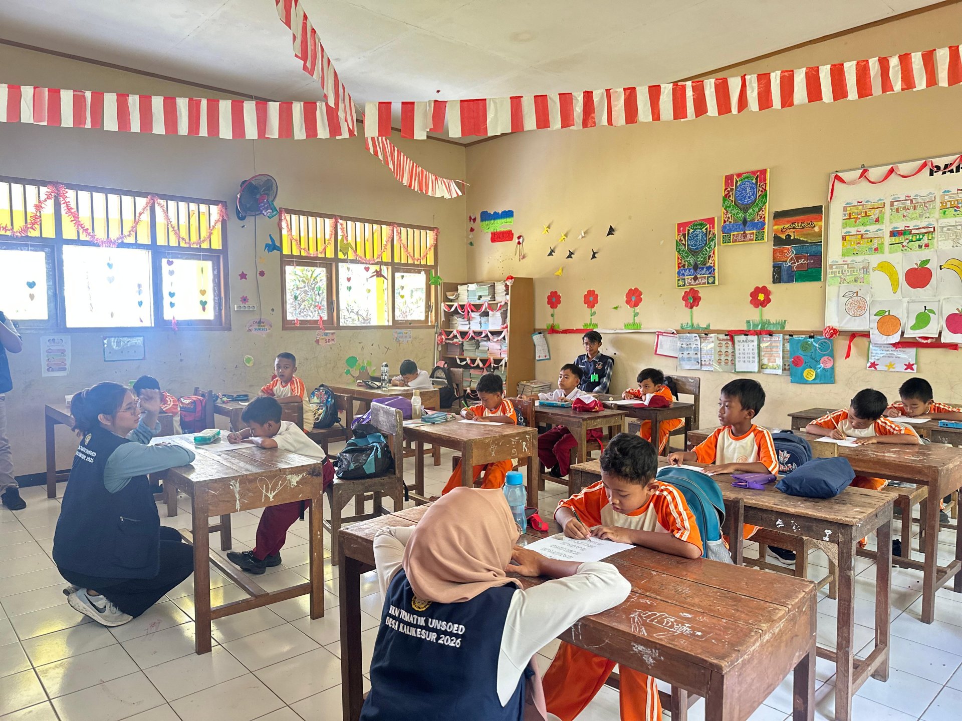 Kunjungan dan Pemberian Materi tentang Memilah Sampah sesuai Jenisnya