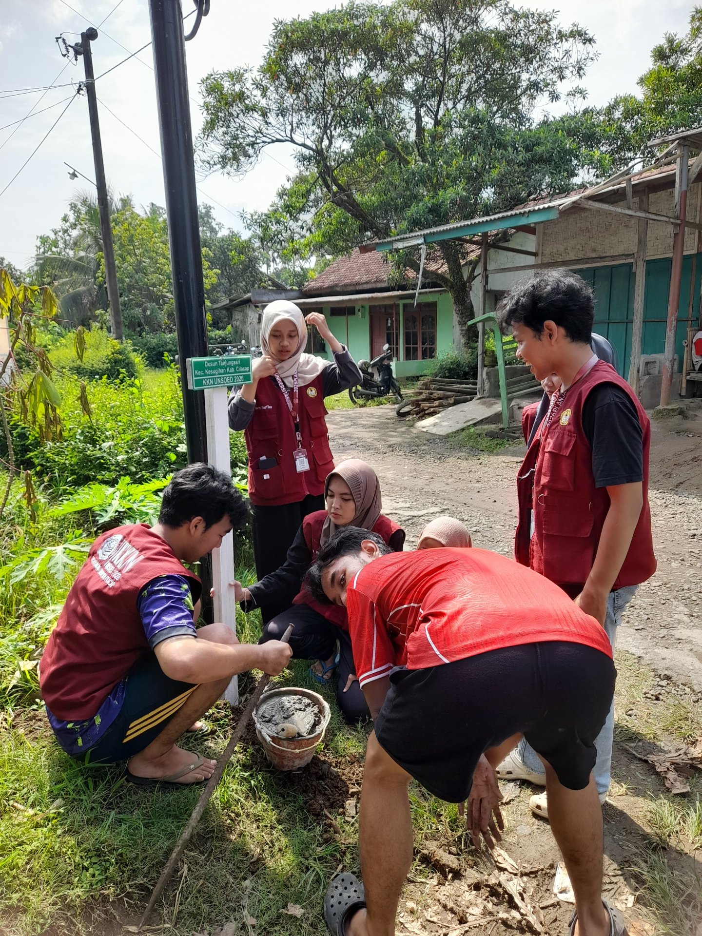 PEMASANGAN PLANG DUSUN DESA PLANJAN