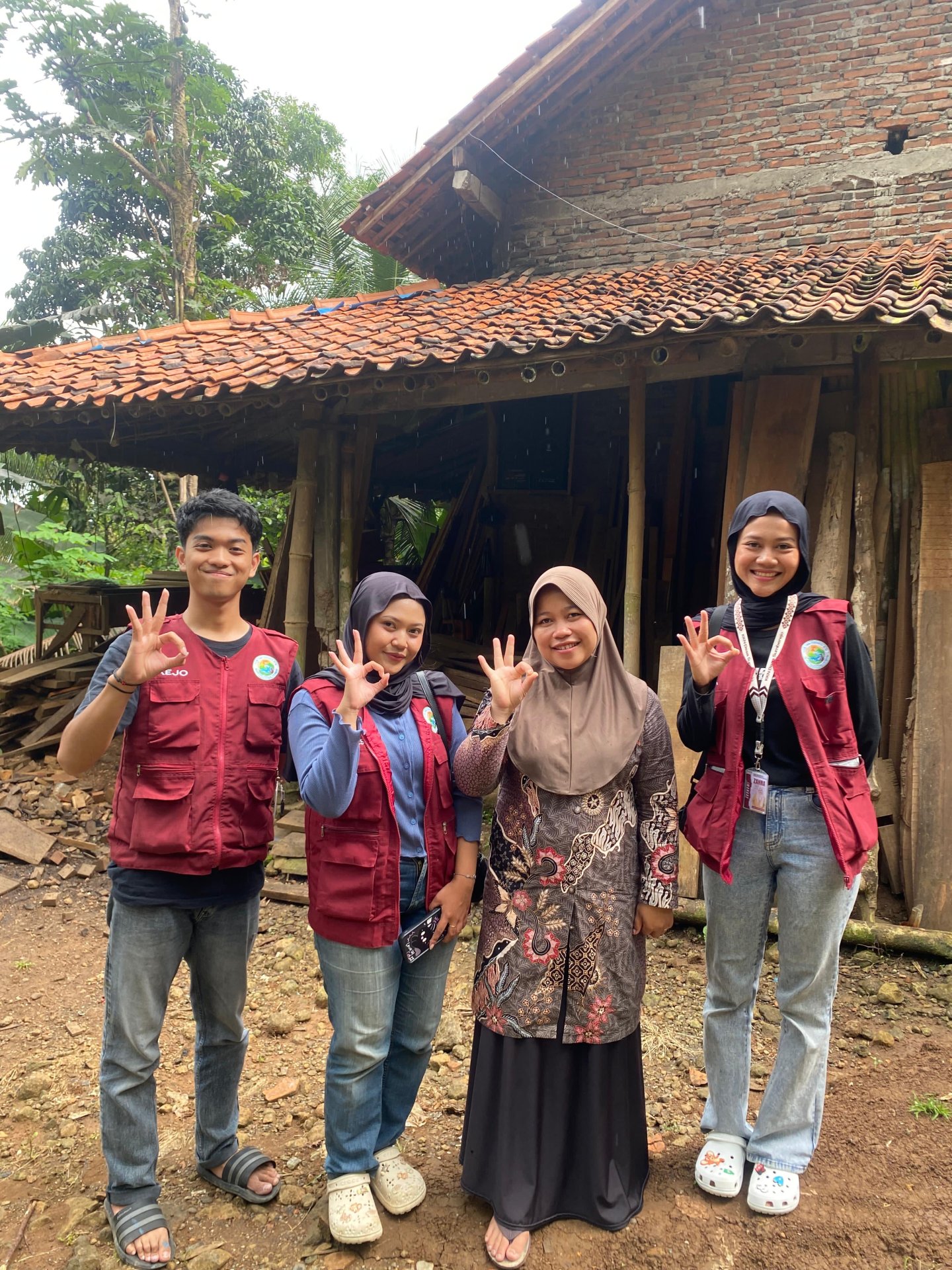 MELAKSANAKAN PROKER EKONOMI PENCANTUMAN UMKM LOKAL DI GMAPS