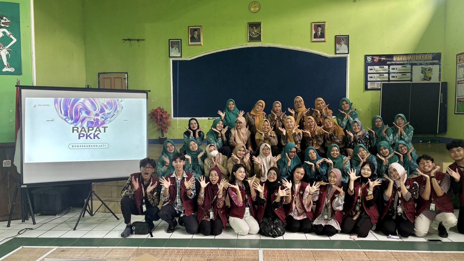 SOSIALISASI LITERASI DIGITAL DAN PEMANFAATAN DIGITALISASI UNTUK PENINGKATAN PRODUKTIVITAS UMKM DESA BODASKARANGJATI