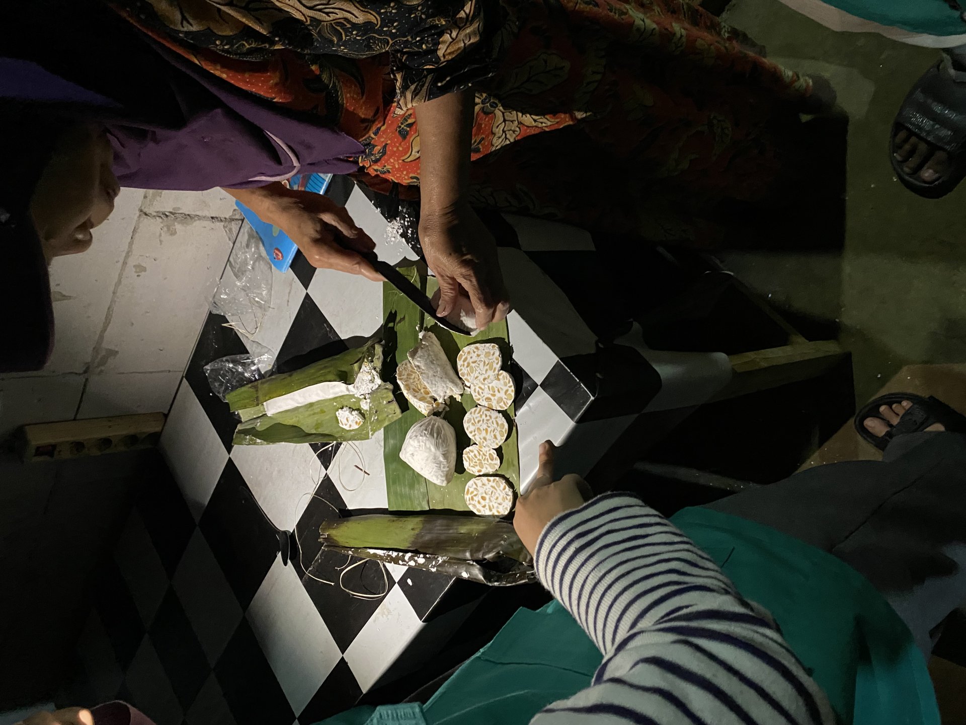 Piket desa,mengajar di sd,pendampingan umkm