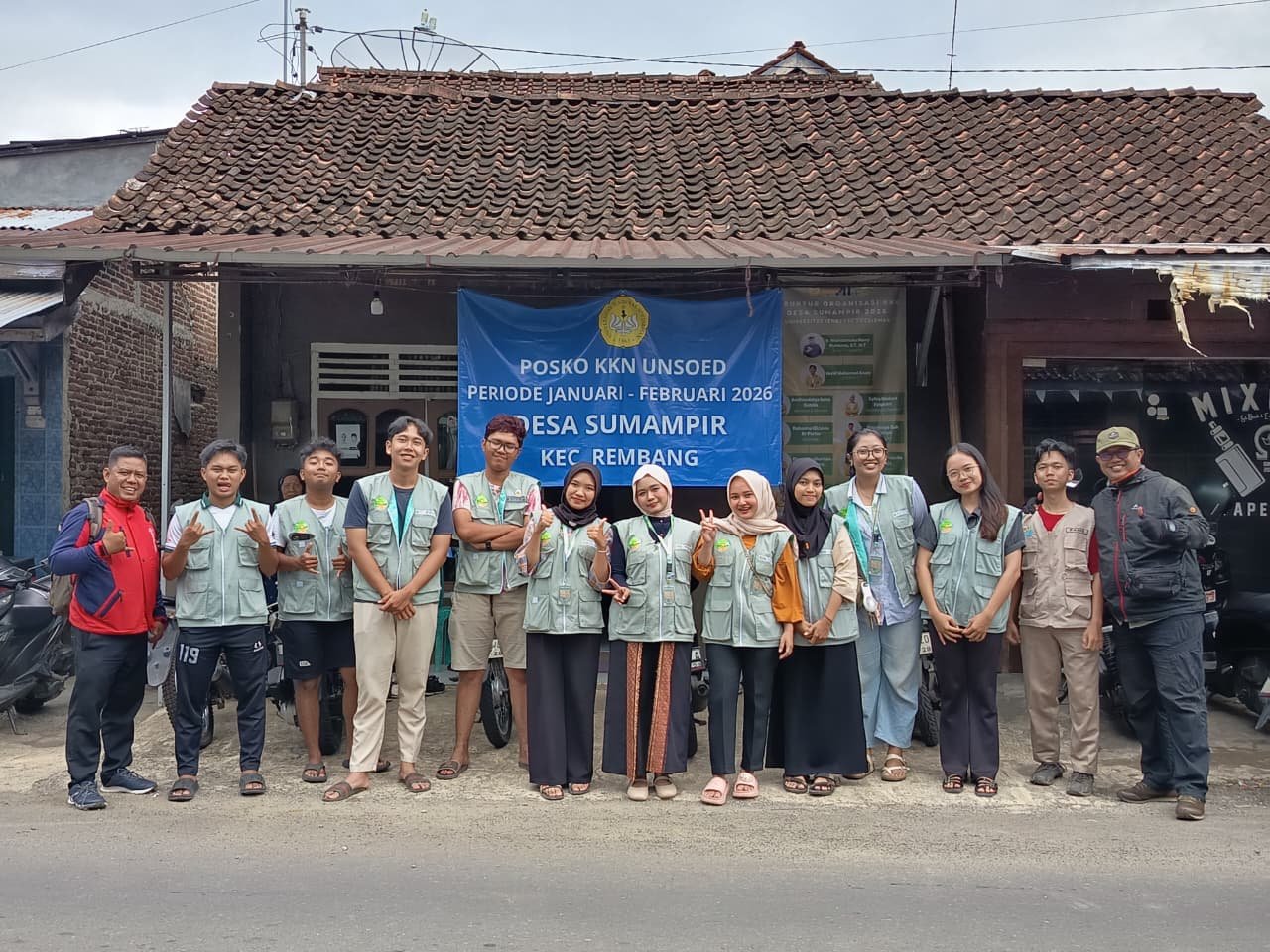 Mahasiswa KKN Desa Sumampir Periode Jan-Feb 2026 Dikunjungi oleh Dosen Pembimbing Lapangan ke Posko.