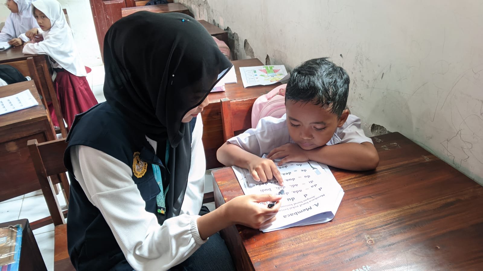 KKN mengajar di SD N 1 Besuki