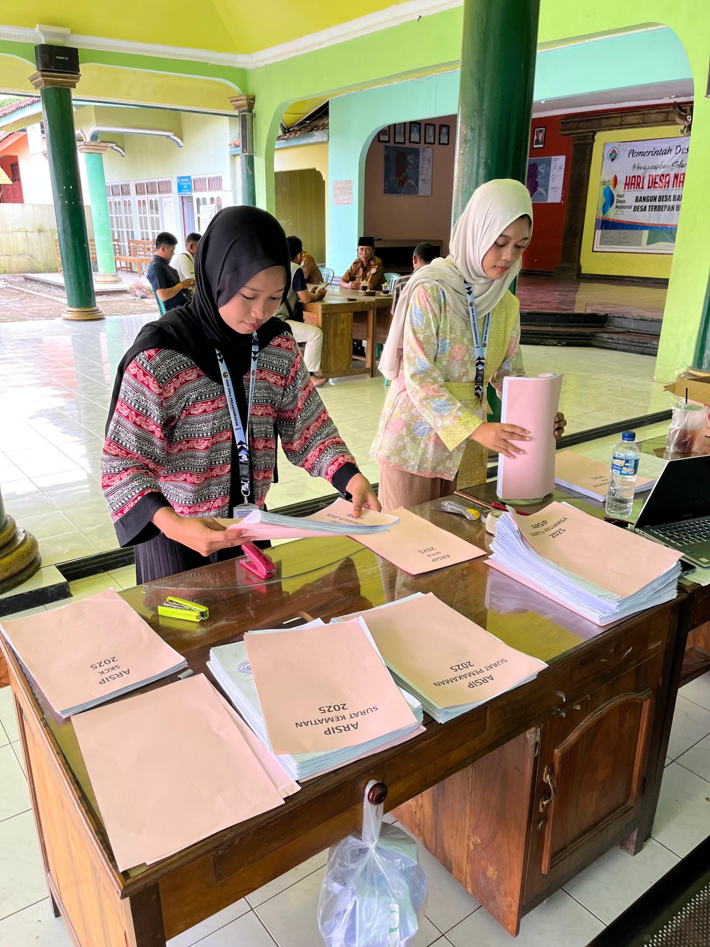 Kegiatan Kedua puluh| Kegiatan piket di balai desa