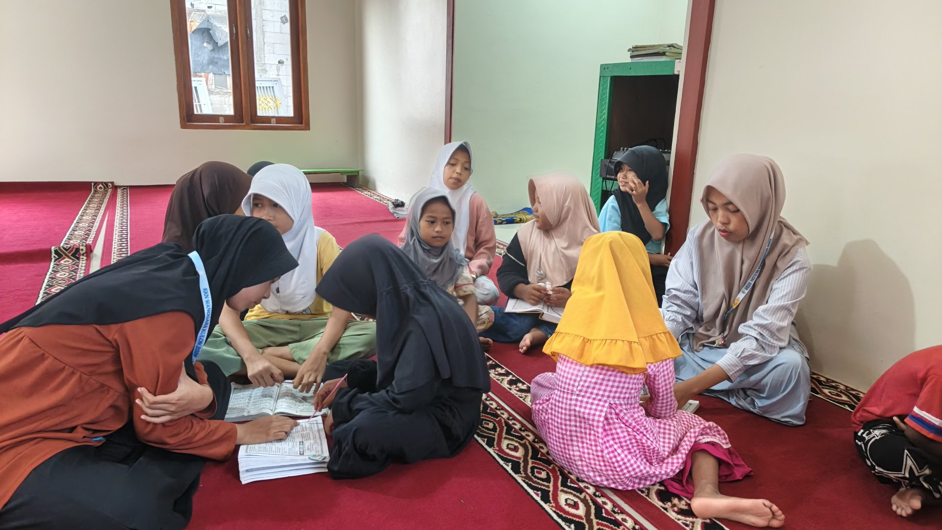 Pojok Baca dan Mengajar di TPQ