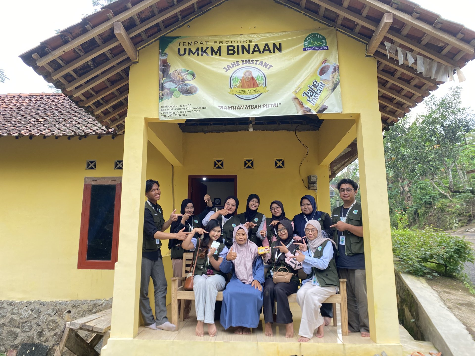 Piket Desa, Kunjungan UMKM, Pendampingan QRIS, dan Bimbingan Belajar