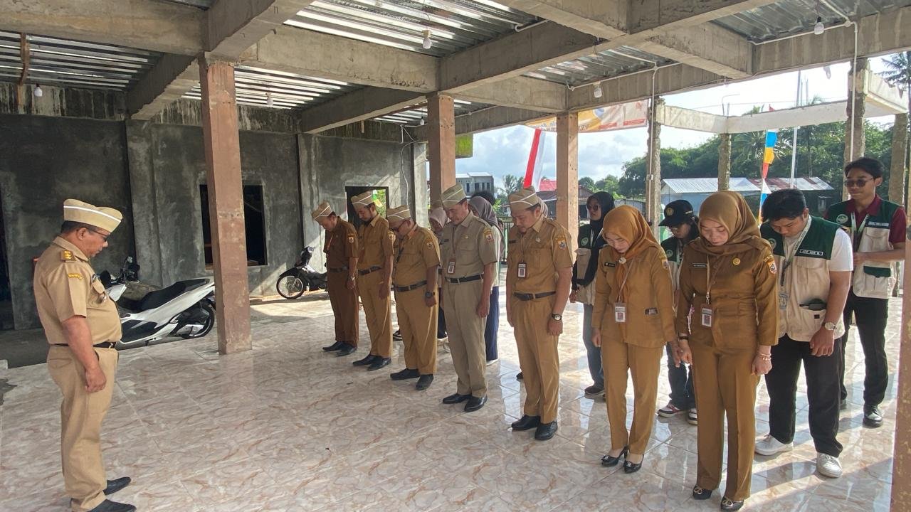 Kegiatan apel pagi bersama perangkat desa dan diskusi proker lingkungan