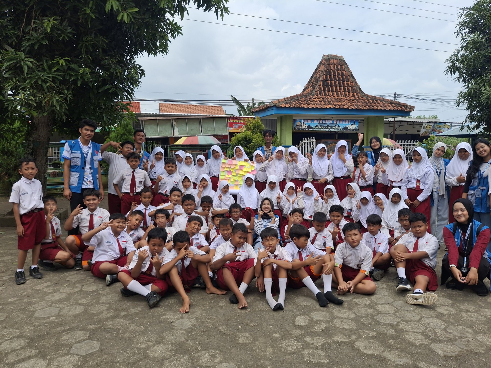 Day 20 - Sosialisasi Anti - Bullying, Pendampingan UMKM, dan Pendampingan TPQ