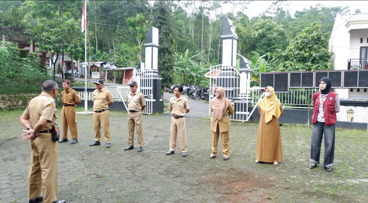 Pendampingan Administrasi dan Pelayanan Desa, Sosialisasi Literasi Digital, Keamanan Data, PPID, dan Artificial Intelligence kepada Perangkat Desa, Pendampingan Pembuatan NIB Maps dan Digital Marketing UMKM, serta Monitoring dan Pemberian Pestisida Tanama