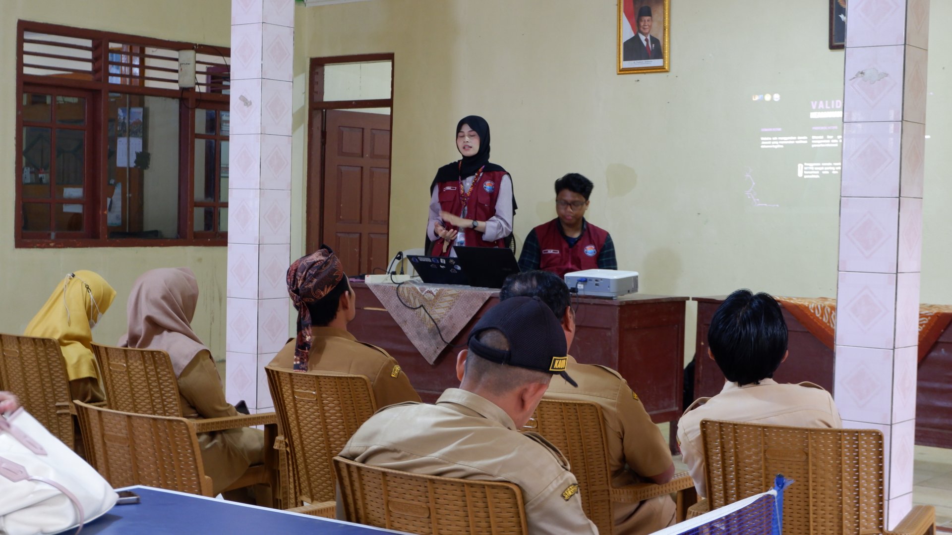 Kegiatan Sosialisasi literasi digital, keamanan data & PPID, serta pemanfaatan artificial intelligence dalam penerapan pemerintahan desa, Sosialisasi digital marketing dan pembuatan NIB, Monitoring Demplot planterbag