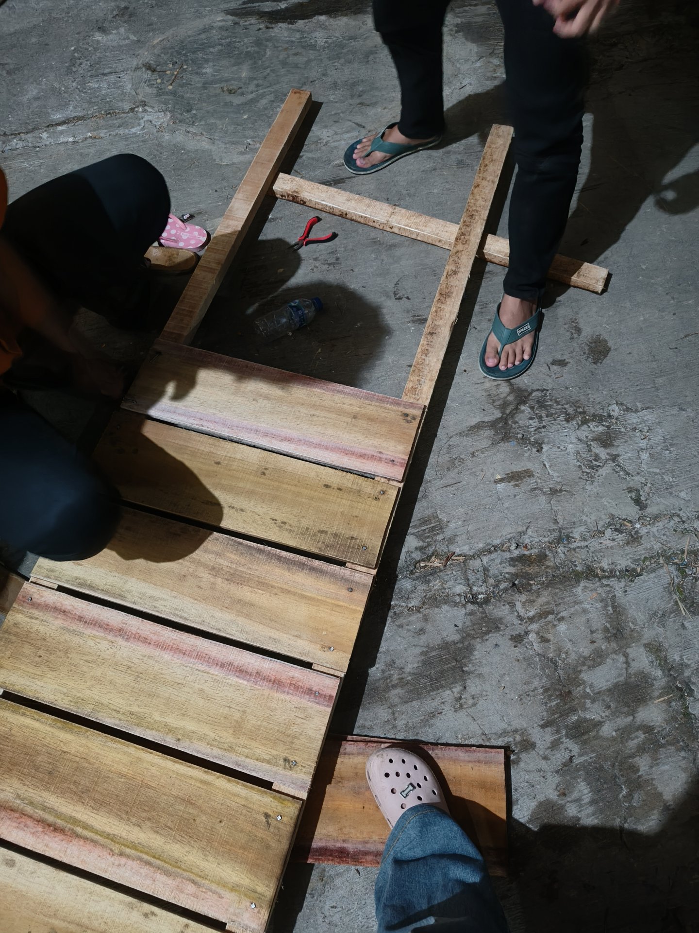 Hari ke 20 KKN Sikasur (persiapan pembuatan plank edukasi)