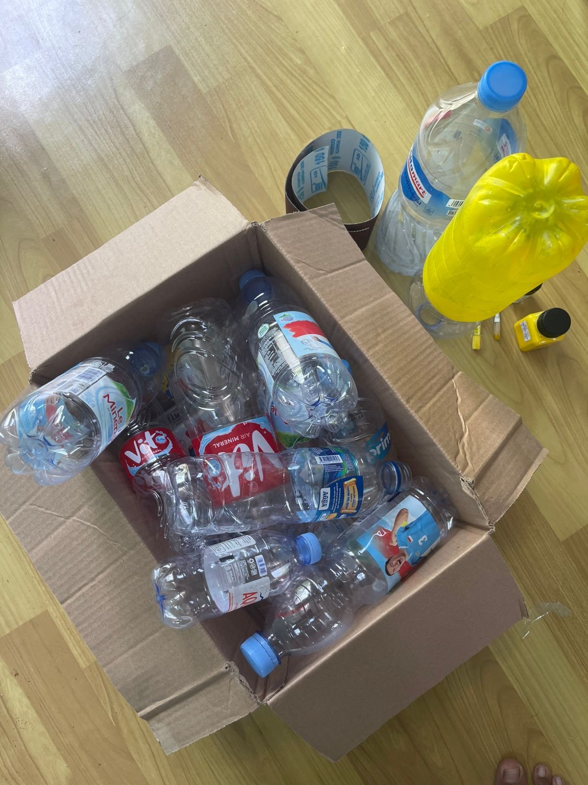 pengolahan limbah anorganik menjadi sarana budidaya berupa pot