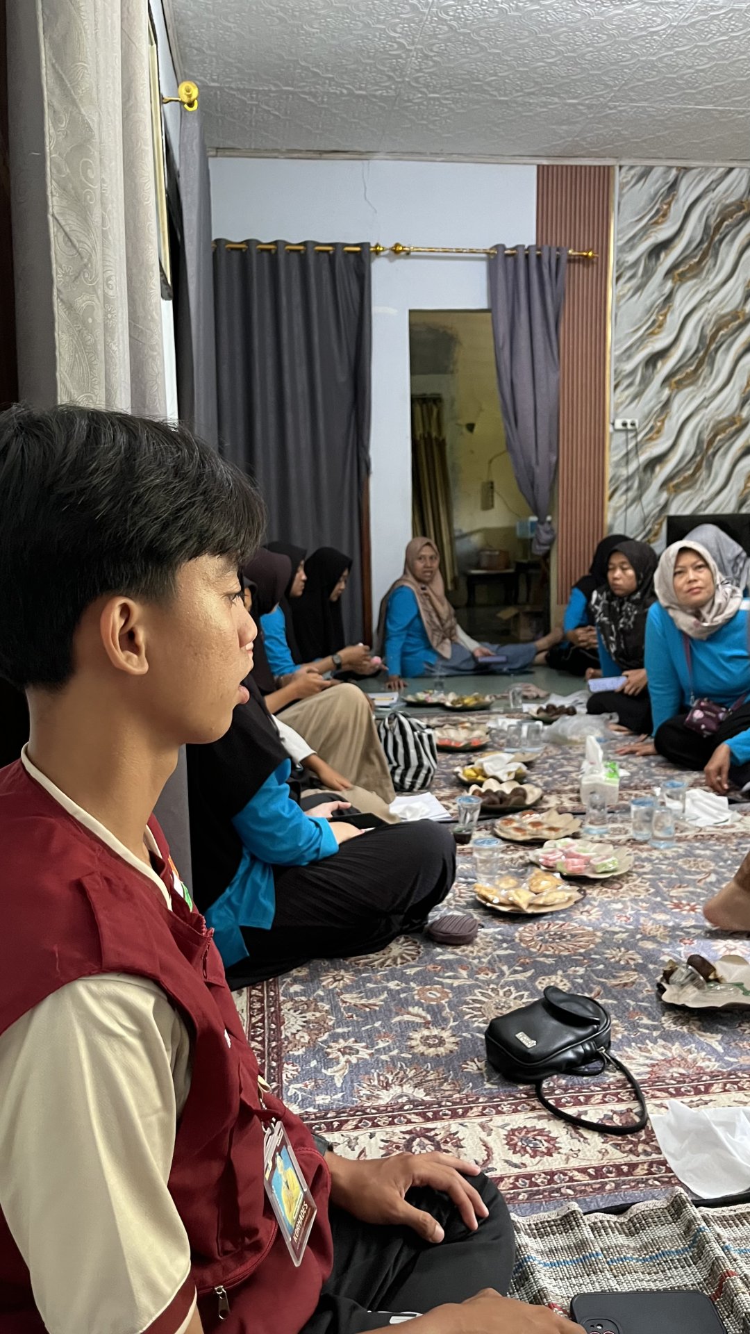 SOSIALISASI LITERASI DIGITAL DAN PEMANFAATANNYA UNTUK KEBERLANJUTAN SERTA PENINGKATAN PRODUKTIVITAS UMKM