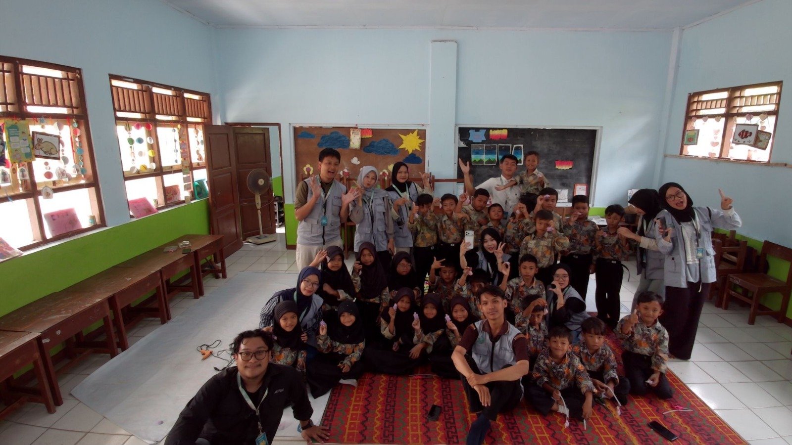 Workshop Kerajinan Kawat Berbulu di SD Negeri Jatimulyo